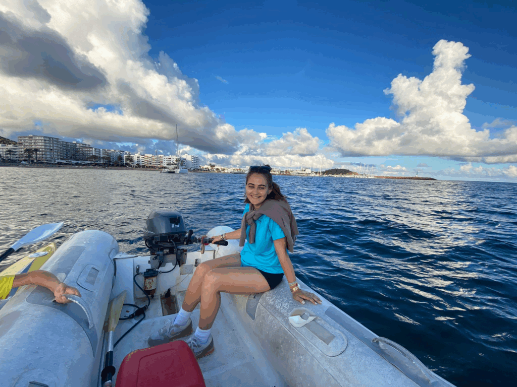 Una de las participantes del Cuerpo Europeo de Solidaridad del Club Náutico Santa Eulalia en Ibiza.